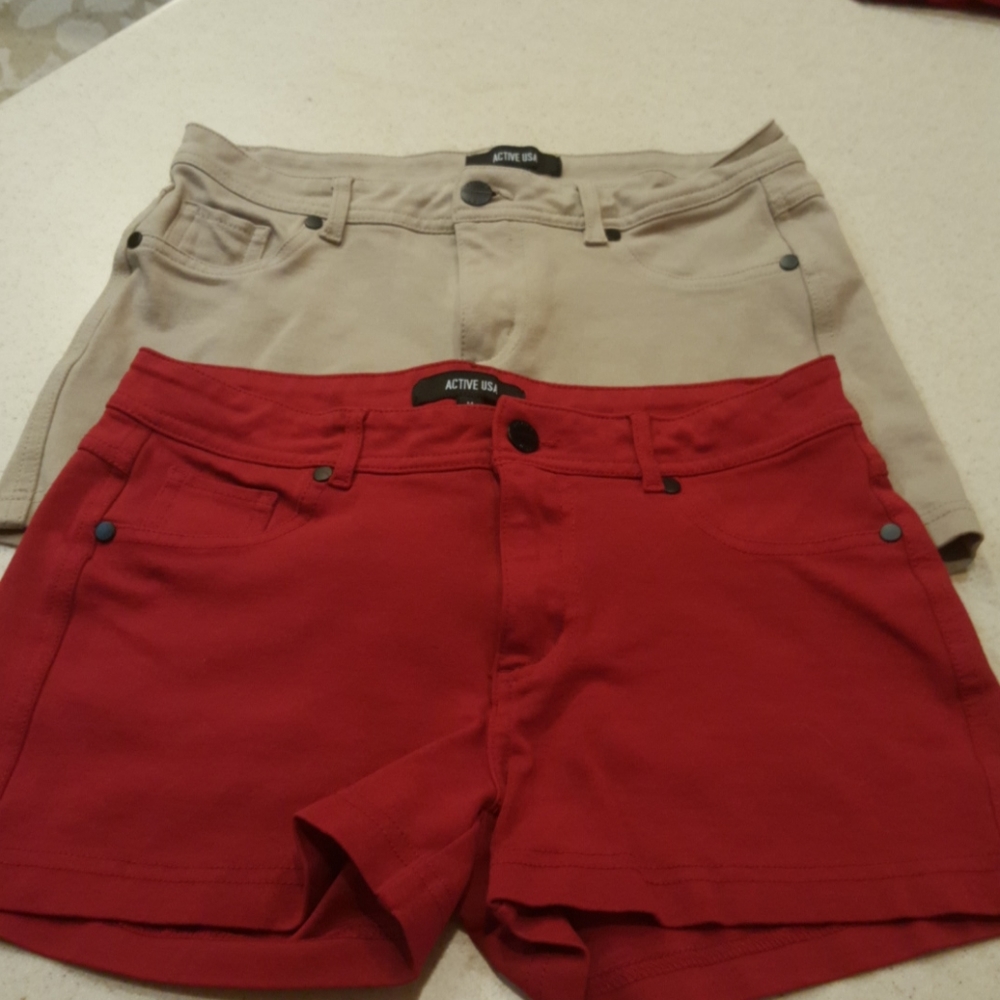 Active USA Pair of Shorts M Red & Tan